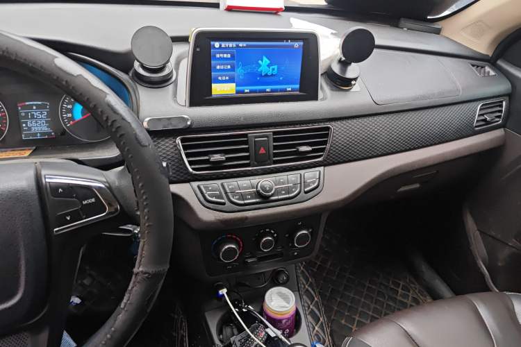 Used Dongfeng Fengon 330 2019 1.5L 330S Manual Comfort Version China VI Standard Audio And AC Panel