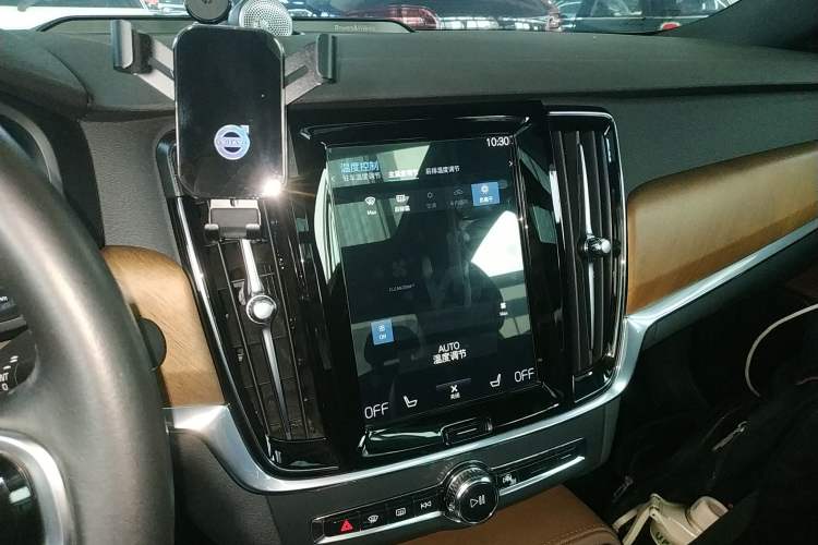 Used Volvo S90 New Energy 2021 T8 eDrive Hybrid Zhiyi Luxury Edition Audio And AC Panel