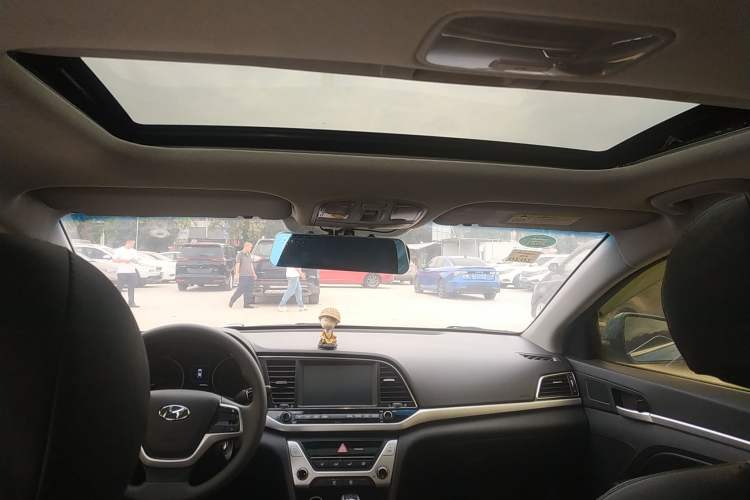 Used Hyundai Elantra (6th Generation / Lingdong) 2016 1.6L Automatic ZhiXuan – Elite Version Headliner