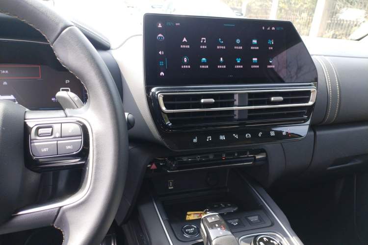 Used Citroen C5 AIRCROSS 2022 Peugeot 400THP Allure BEYOND Edition Audio And AC Panel