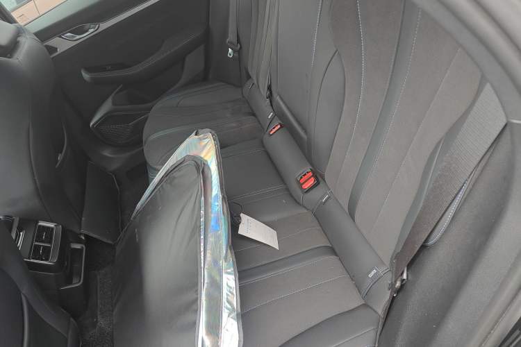 Used Geely Auto Preface 2025 Dongfang Yao 2.0TD Lanxing Edition Left Rear Seat