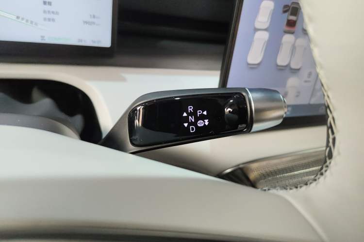 Used XPeng X9 2024 702 Ultra-Long Range Max
