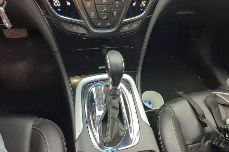 Used Buick Regal 2014 1.6T Fashionable Tech Edition Gear Lever