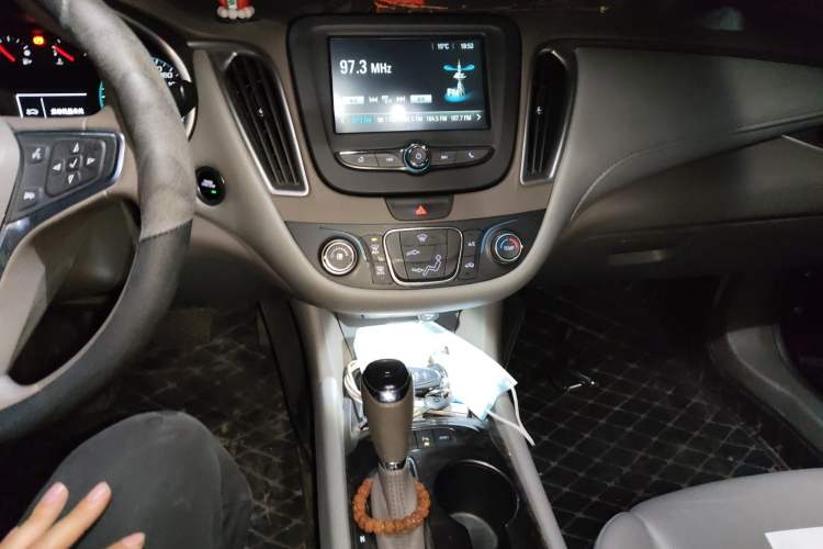 Used Chevrolet Malibu XL 2018 530T Automatic Luxury Edition Audio And AC Panel