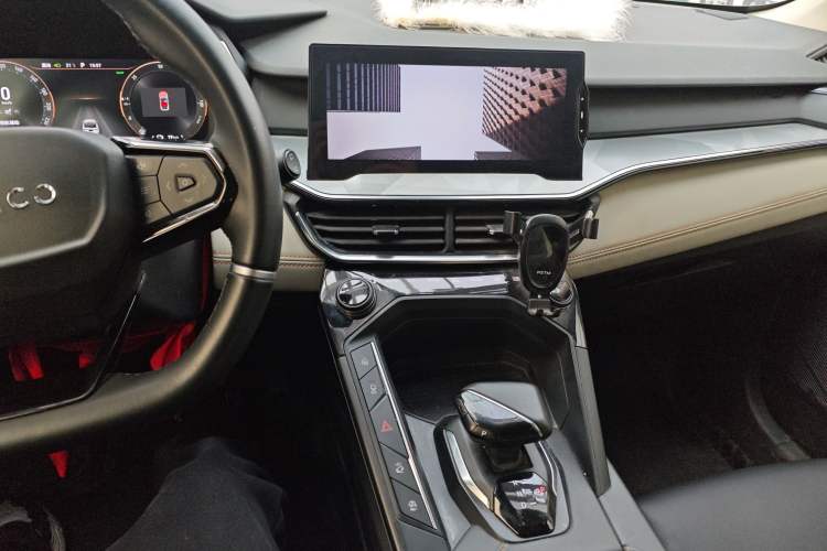 Used Lynk & Co 06 EM-P 2022 PHEV 84 km Range Pro Version Audio And AC Panel