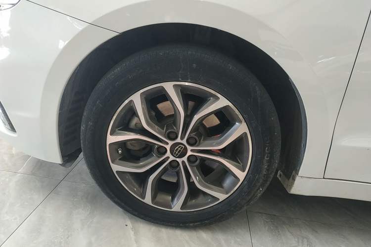 Used Geely Auto Emgrand GT 2017 2.4L Comfort Model Left Front Wheel Hub