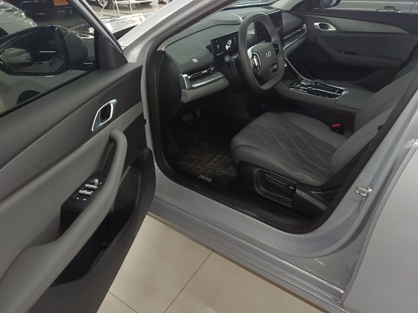 Geely Galaxy A7 2025 Model EM-i 70km Luxury Edition — снимка 18