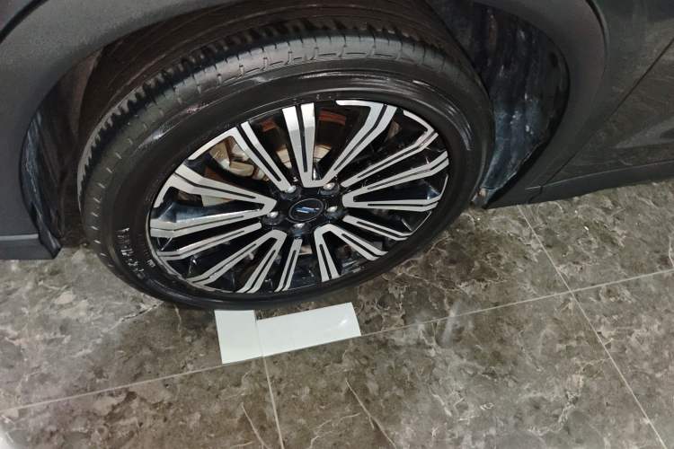 Used CHANGAN OSHAN X5 2021 1.5T DCT Prestige Edition Left Front Wheel Hub