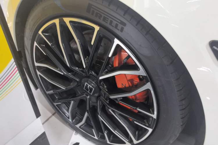 Used Zeekr 001 2025 YOU Edition 100 kWh All-Wheel Drive Left Front Wheel Hub