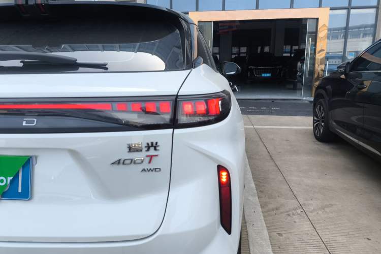 Used EXEED Stellar 2023 400T Two-Wheel Drive Comfort Flyfish Edition
