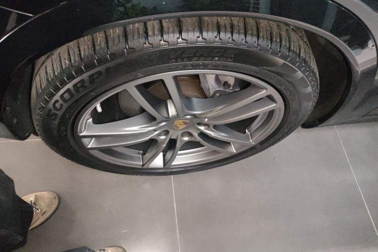 Used Porsche Cayenne 2019 Cayenne 3.0T Left Front Wheel Hub