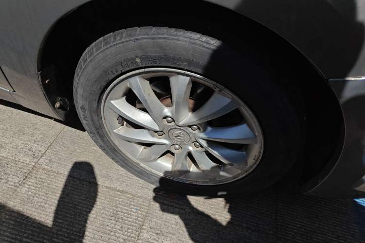 Used CHANGAN Alsvin V7 2015 1.6L Manual Enjoyment Model China IV Standard Right Front Wheel Hub