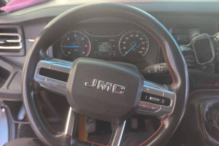 Used JMC Fushun 2022 2.0T Manual Van Long Wheelbase High Roof 3-Seater
