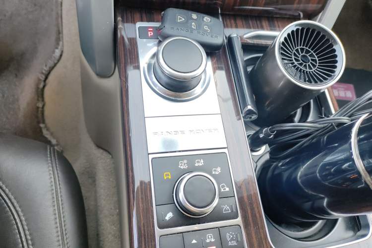 Used Land Rover Range 2014 3.0 TDV6 Vogue Gear Lever