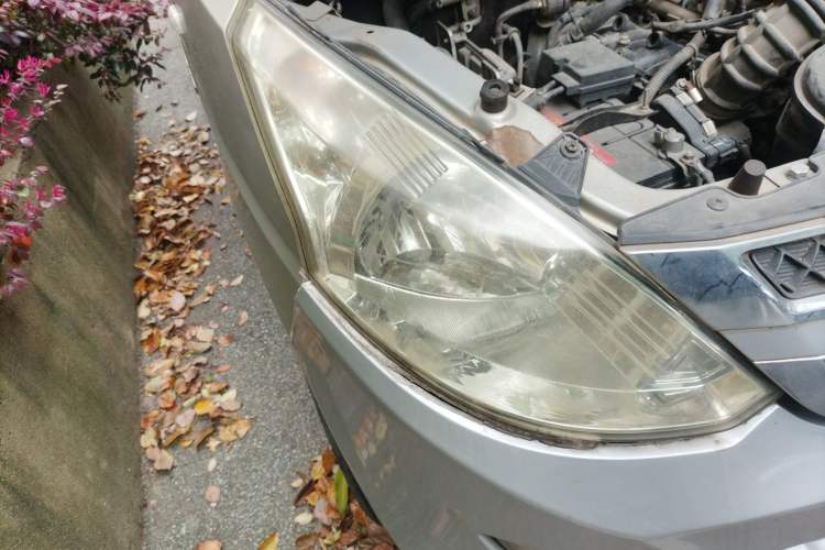 Used Wuling Rongguang V 2016 1.5L Standard Version Right Front Headlight