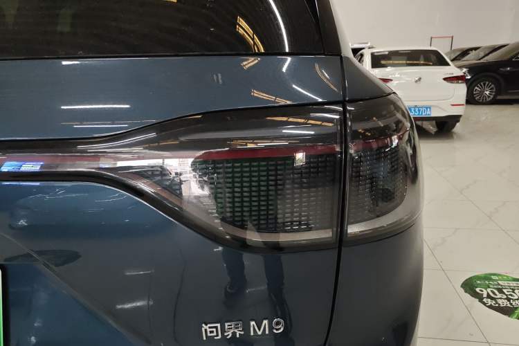 Used Hima AITO M9 2024 Range-Extended Ultra Version 42 kWh 6-Seater Model Right Rear Taillight