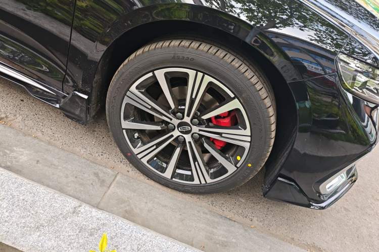 Used Geely Auto Preface 2026 Model Oriental Yao 1.5TD Kunlun Edition Right Front Wheel Hub