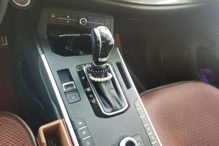 Used Wey VV5 2019 Upgraded Model 2.0T Two-Wheel Drive Ultra-Luxury Version China V Standard Gear Lever