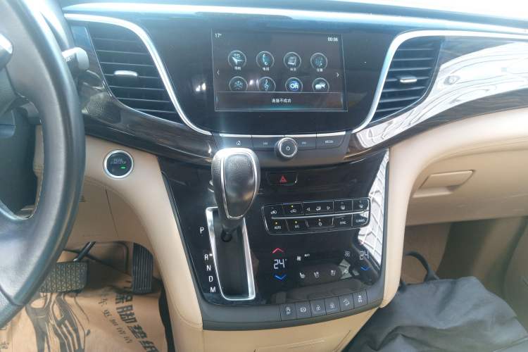 Used Buick GL8 2018 ES 28T Flagship Model China VI Standard