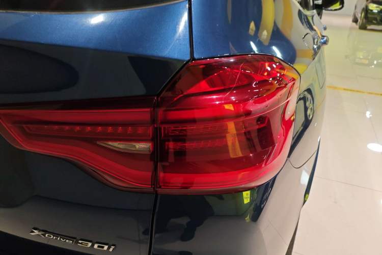 Used BMW X3 2020 xDrive30i Luxury Model with M Sport Package Right Rear Taillight