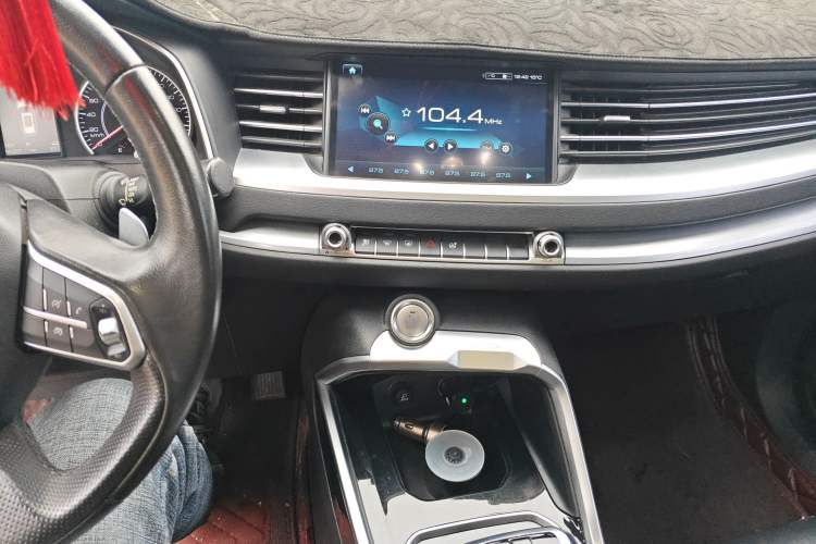 Used Haval H6 2017 Blue Label 2.0T Automatic Two-Wheel Drive Luxury Model Audio And AC Panel