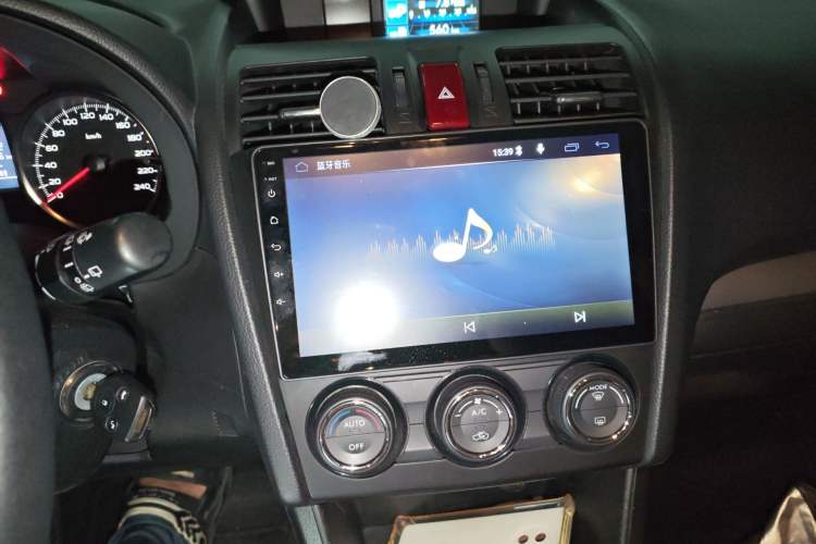 Used Subaru XV 2012 2.0i Luxury Edition Audio And AC Panel