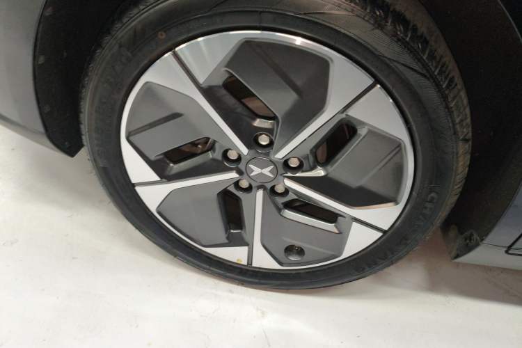 Used XPeng MONA M03 2024 620 with Ultra-Long Range Right Rear Wheel Hub