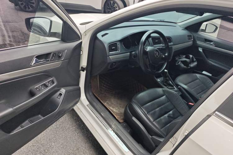 Used Volkswagen Lavida 2017 230TSI DSG Comfort Edition
