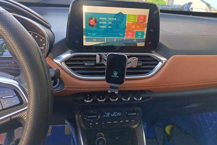 Used Baojun 510 2017 1.5L Manual Luxury Model Audio And AC Panel