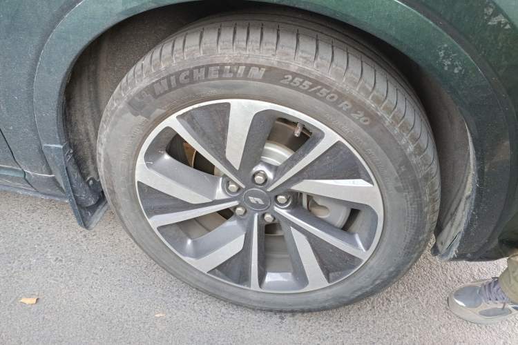 Used Li Auto ONE 2021 Extended-Range 6-Seater Version Right Front Wheel Hub