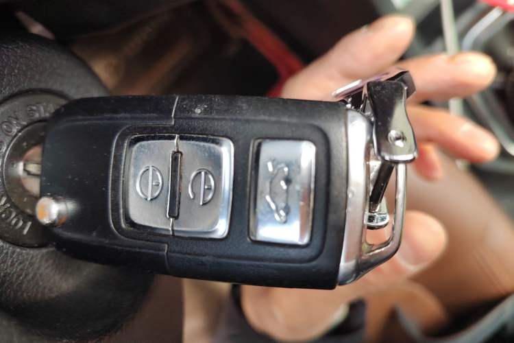 Used FAW Senya R7 2017 1.6L Manual Luxury Model
