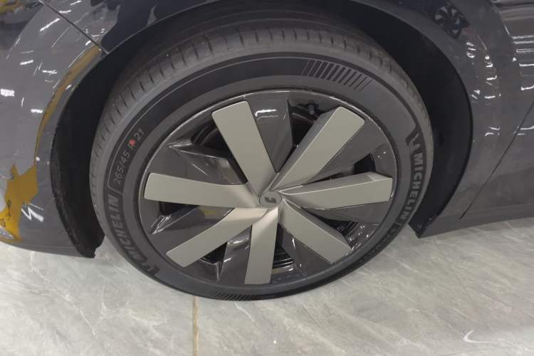 Used Li Auto i6 2025 Model Four-Wheel-Drive Standard Type