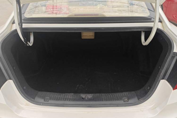 Used Changan Eado 2015 1.6L Manual Luxury Model China V Standard
