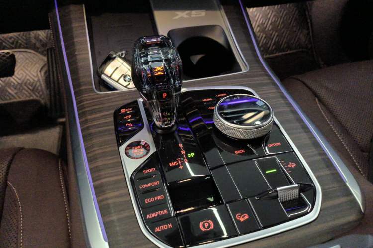 Used BMW X5 2022 Restyled xDrive 40Li Luxury Edition M Sport Package Gear Lever