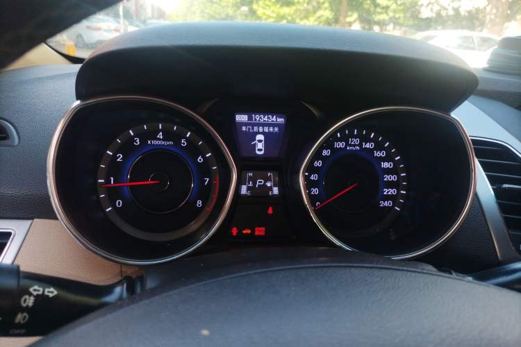 Used Hyundai Elantra (5th Generation / Langdong) 2012 1.6L Automatic Prestige Model
