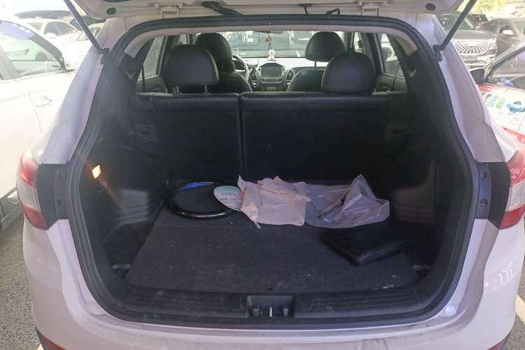 Used Hyundai ix35 2015 2.0L Automatic 2WD Smart Type China IV