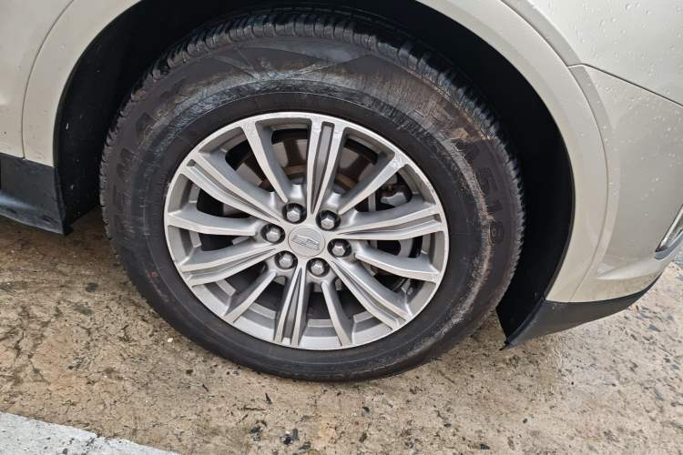 Used Cadillac XT5 2017 Anniversary Edition 25T Luxury Model