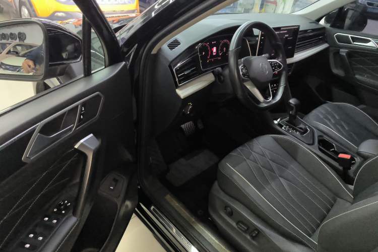 Used Volkswagen Tiguan L 2022 330TSI Automatic Two-Wheel Drive Smart Edition
