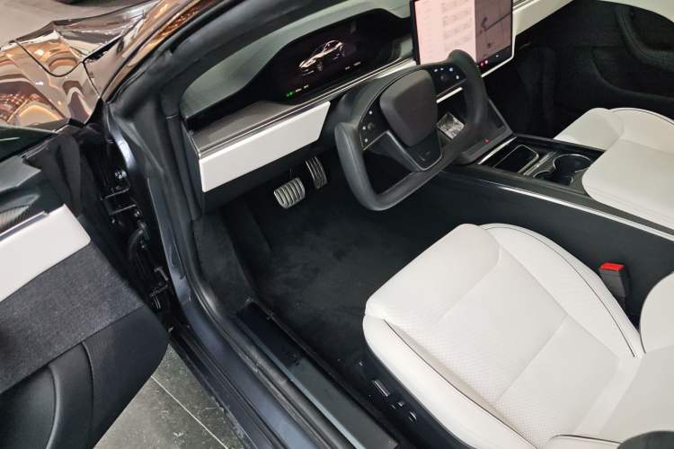 Used Tesla Model S 2023 Three-Motor All-Wheel-Drive Plaid Version Driver Seat