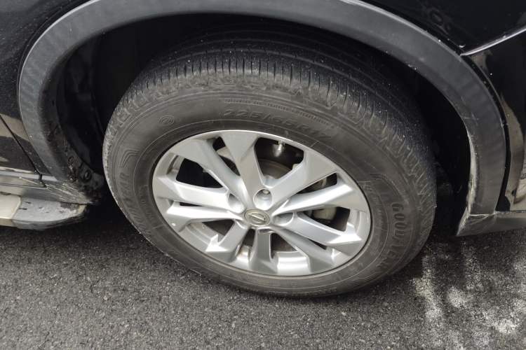 Used Nissan X-Trail 2015 2.0L CVT Comfort MAX Edition 2WD
