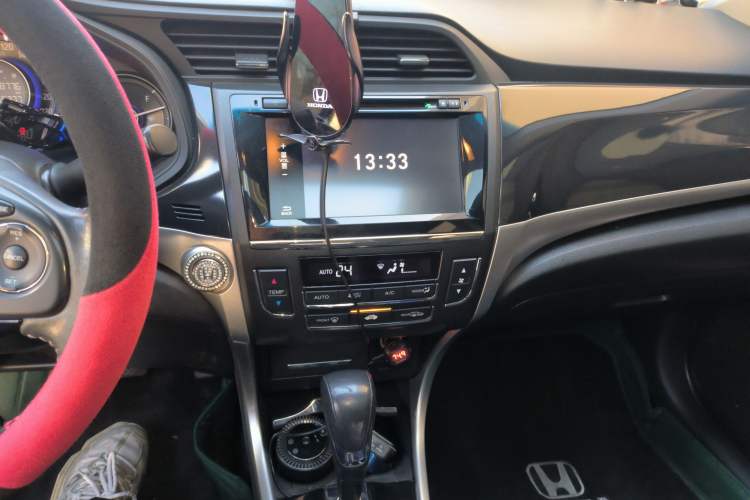 Used Honda Crider 2013 1.8L automatic comfort version
