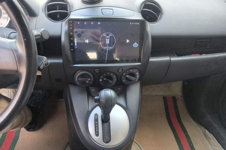 Used Mazda 2 2012 Hatchback Xuan Dong 1.3L Automatic Standard Edition