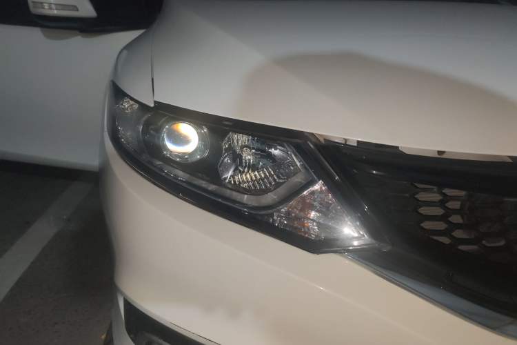 Used Honda Jade 2013 1.8L automatic Comfort version 5 seats