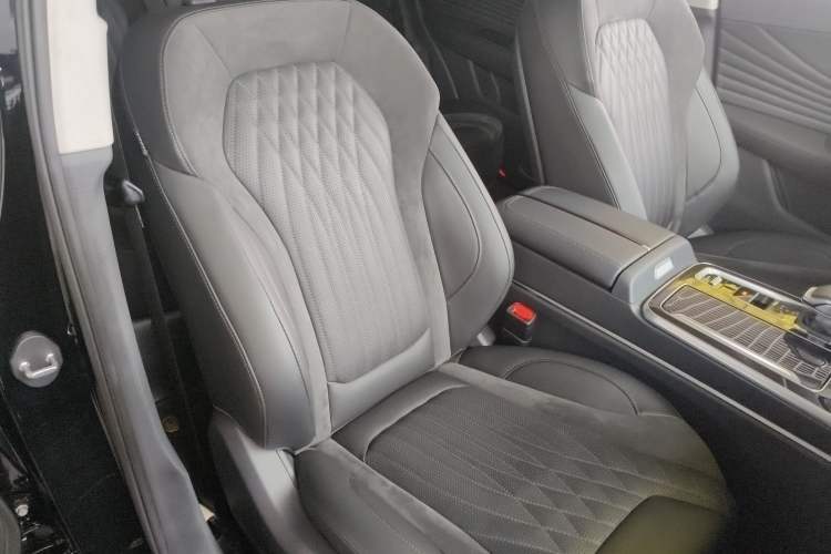 Used Hongqi HS5 2023 2.0T Four-Wheel Drive Flagship Pro Edition Right Front Seat