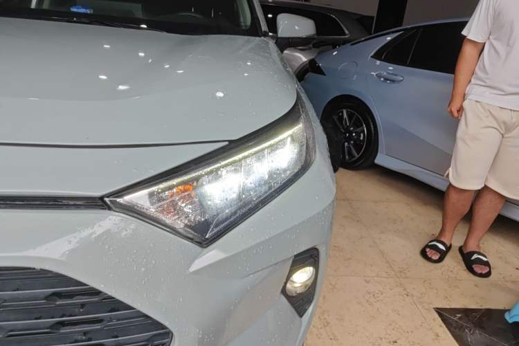 Used Toyota RAV4 2020 Dual-Engine 2.5L E-CVT Two-Wheel Drive Elite Edition Left Front Headlight