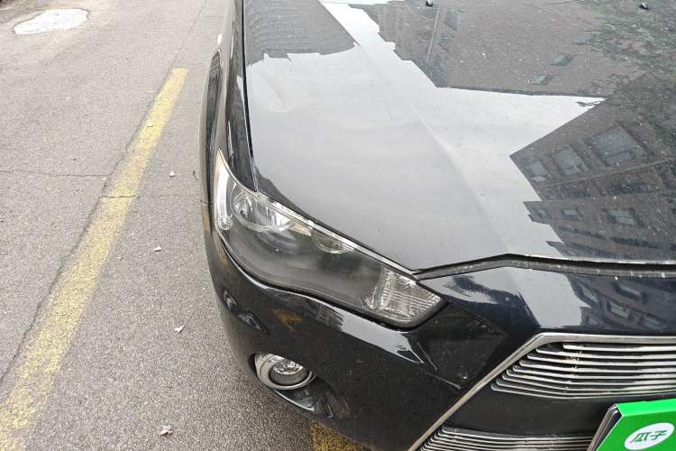 Used Mitsubishi Outlander 2012 Kijang 2.0 Urban Navigation Edition Right Front Headlight