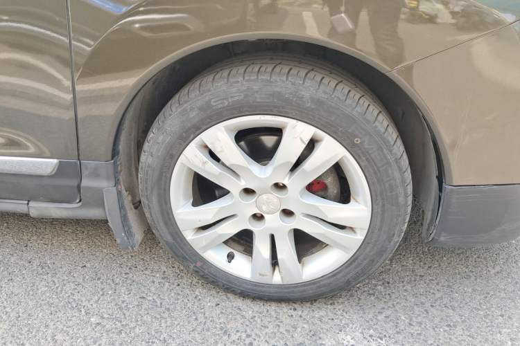 Used Peugeot 3008 2013 1.6THP Roland Garros Edition Right Front Wheel Hub