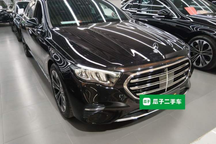 Used Mercedes-Benz E-Class New Energy 2024 E 350 e L Plug-in Hybrid Sedan Front Right 45 Deg