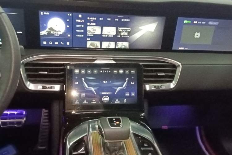 Used Hongqi E-HS9 2021 510 km Range Flagway Edition Six Seats Audio And AC Panel