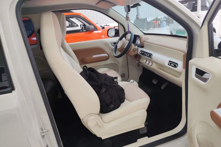 Used Wuling Hongguang MINIEV 2024 3rd Generation 215km Youth Edition
